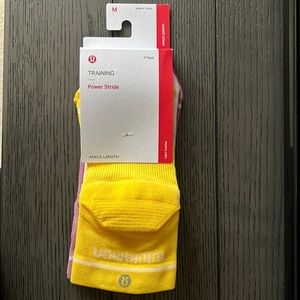 Lululemon power stride ankle length socks